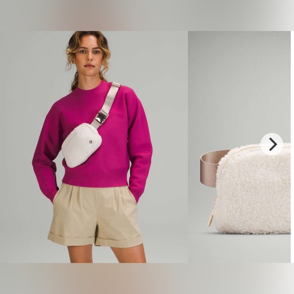 Lululemon Everywhere Fleece Belt Bag - Picture 3 of 16